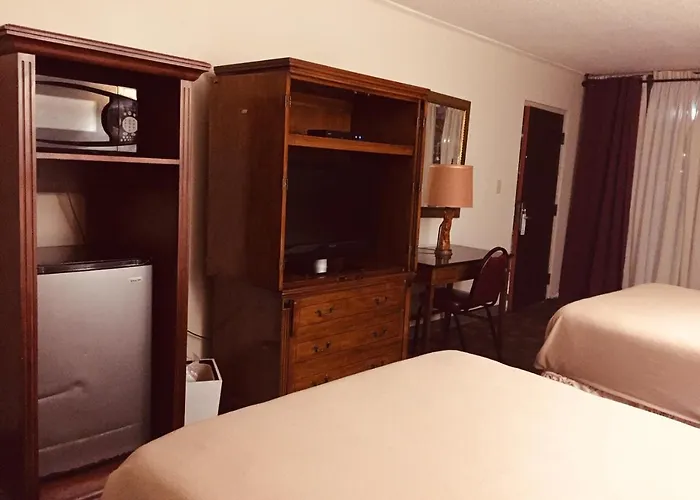 Cheshire Motor Inn