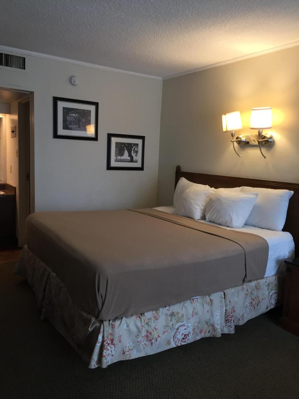 Cheshire Motor Motel